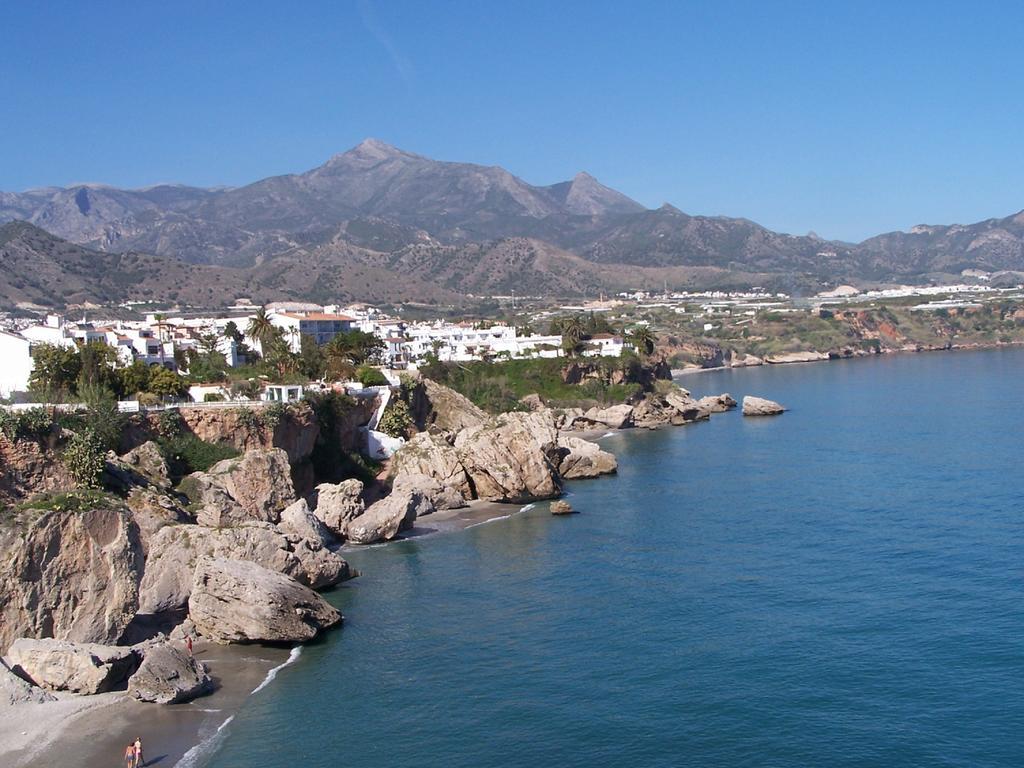 Apartamentos Plaza Nerja Eksteriør billede
